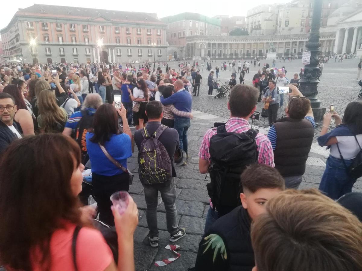 Bnb Simy3 Napoli Ngoại thất bức ảnh